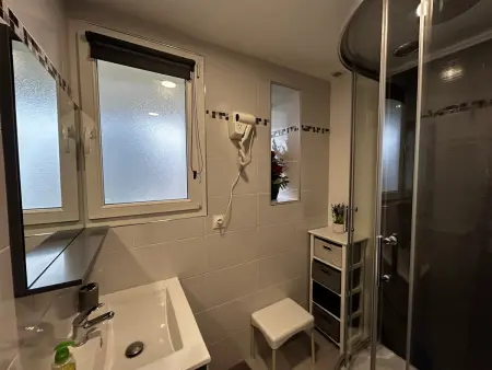 T2 avec jardin, terrasse et Wifi à 1km des Thermes - Photo 11