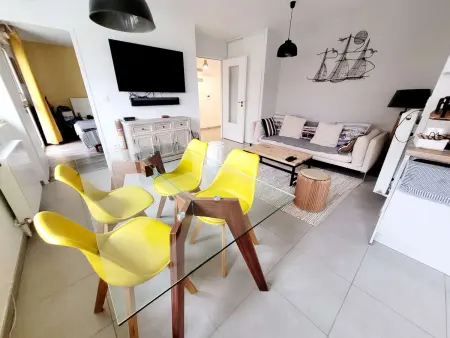 Appartement lumineux près de la plage avec parking et WIFI - Photo 1