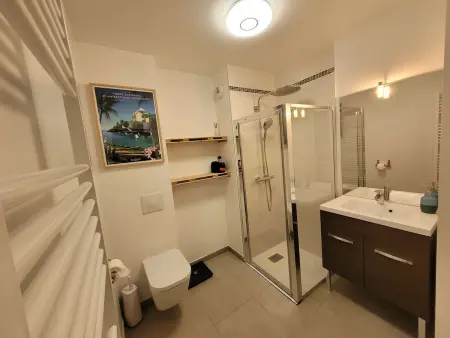 Appartement lumineux près de la plage avec parking et WIFI - Photo 8