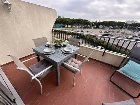 Appartement 2 pièces climatisé avec parking, terrasse - Port Camargue - Photo 3