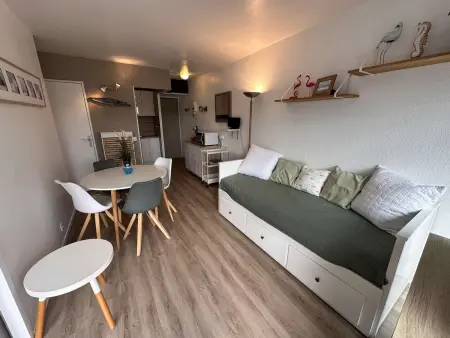 Appartement 2 pièces climatisé avec parking, terrasse - Port Camargue - Photo 4