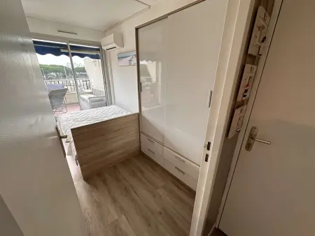 Appartement 2 pièces climatisé avec parking, terrasse - Port Camargue - Photo 11