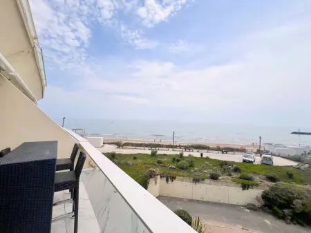 Studio climatisé avec vue mer et parking privé - Photo 1