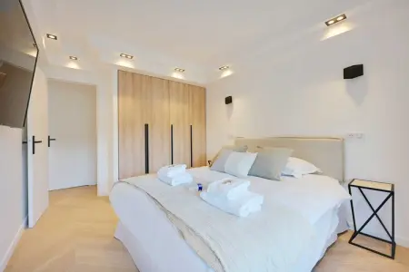AB-14-MERLIN, Charmant apt avec clim et balcon -2BR-4P- Suresnes - Photo 9