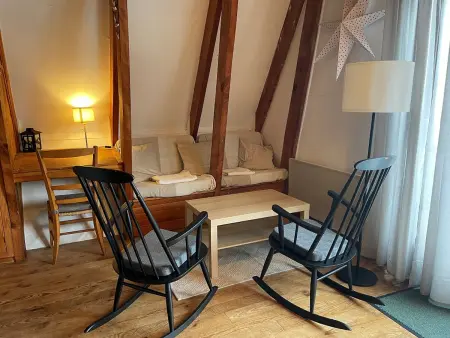 Chalet montagnard avec balcon, proche piste et centre - Photo 3