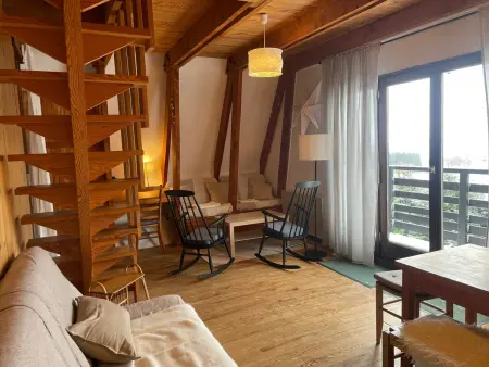 Chalet montagnard avec balcon, proche piste et centre - Photo 4