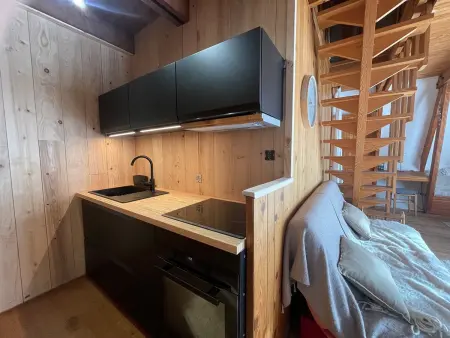 Chalet montagnard avec balcon, proche piste et centre - Photo 14