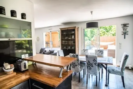 Villa Au Charme Familial Avec Belle Terrasse Et Piscine Chauff&eacute;e, Maisons & Villas pour 6 Personnes - Photo 14