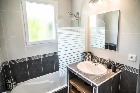 Villa Au Charme Familial Avec Belle Terrasse Et Piscine Chauff&eacute;e, Maisons & Villas pour 6 Personnes - Photo 17