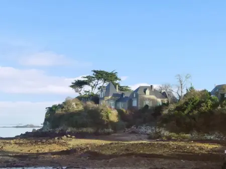Maison accueillante à Plehedel avec jardin et parking privé - Photo 17