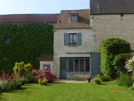 Charmant gîte à Montainville avec jardin, terrasse et TV - Photo 8