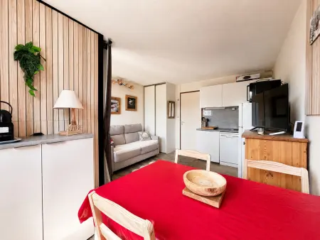 Studio moderne et lumineux avec vue sur le Mont Charvin. Parking privatif - Photo 3