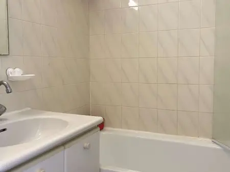 Studio avec Terrasse et Piscine, Parking Inclus, Appartement 2 personnes à Balaruc les Bains - Photo 7