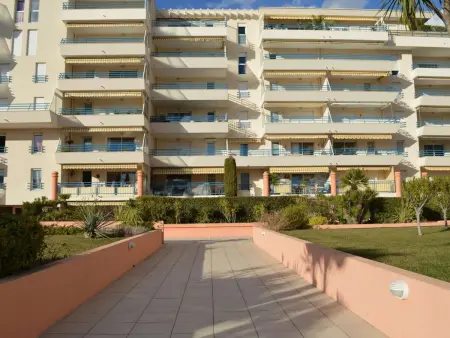 Appartement avec piscine et terrasse, proche plage, climatisé, garage à Fréjus - Photo 17