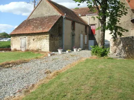 Charmant gîte en vallée de la Creuse avec jardin et parking privatif - Photo 2