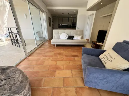 Villa rénovée proche plage Gigaro, vue mer, terrasse - Photo 3