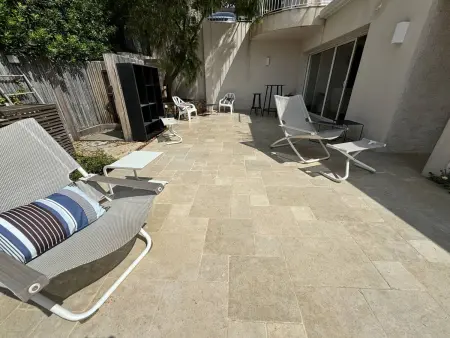 Villa rénovée proche plage Gigaro, vue mer, terrasse - Photo 4