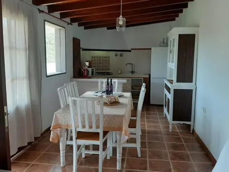 Maison avec Piscine et Jardin à Arico, Gite 4 personnes à Arico - Photo 3