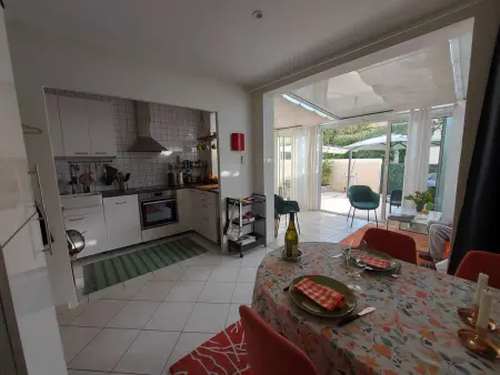 Appartement 3 pièces avec terrasse, clim et WIFI, proche plage et commerces - Photo 5