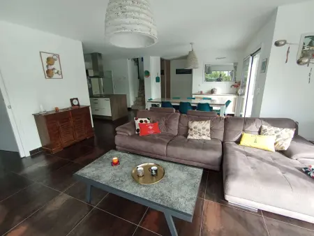 Étel : Maison moderne 5 pièces, 4 chambres, jardin, wifi - Photo 3