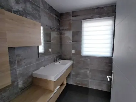 Étel : Maison moderne 5 pièces, 4 chambres, jardin, wifi - Photo 9