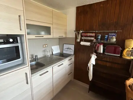 Appartement rénové au cœur de Super Besse avec balcon et parking privé - Photo 1