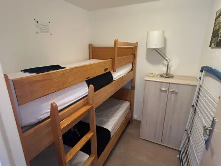 Appartement rénové au cœur de Super Besse avec balcon et parking privé - Photo 9