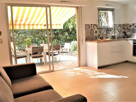 Appartement 2P Climatisé avec Jardin et Parking près de la Mer - Photo 6
