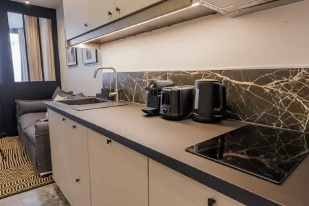 JB-2-TAHAN, Confortable appartement - 1BR/4P - Place de Clichy - Photo 1