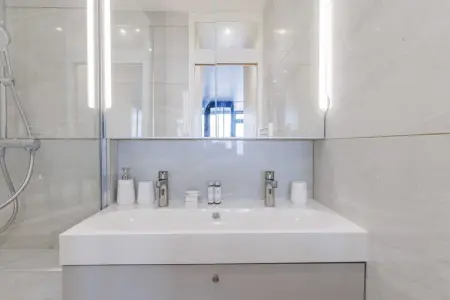 JB-2-TAHAN, Confortable appartement - 1BR/4P - Place de Clichy - Photo 13