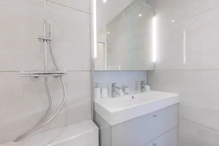 JB-2-TAHAN, Confortable appartement - 1BR/4P - Place de Clichy - Photo 14