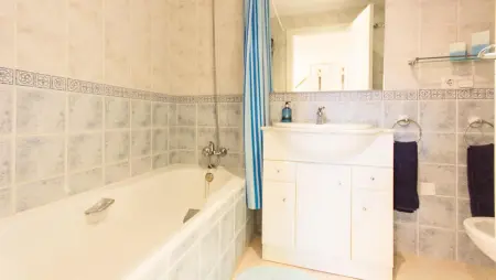 Appartement spacieux à Los Alcázares de 101 m² avec piscine. - Photo 10