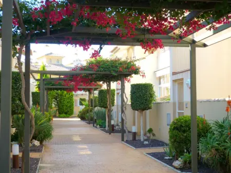 Appartement spacieux à Los Alcázares de 101 m² avec piscine. - Photo 12