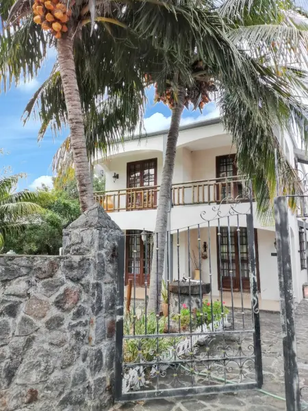 Villa accueillante avec vue mer, montagnes et jardin - Photo 1