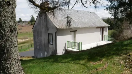 Maison accueillante à Saint-Gènes-Champespe + Vue sur le lac - Photo 1
