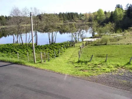 Maison accueillante à Saint-Gènes-Champespe + Vue sur le lac - Photo 15