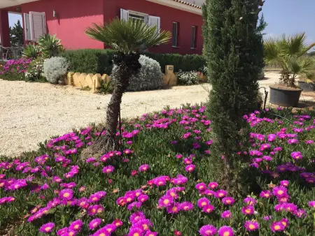 Villa pittoresque à Sciacca avec vue sur la mer et jardin - Photo 4