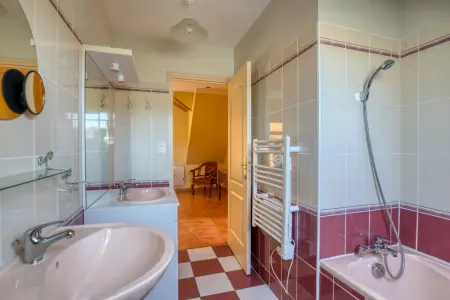 Maison confortable avec piscine à Villentrois-Faverolles 250m² - Photo 18