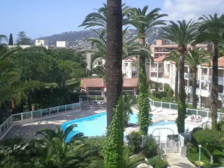 Appartement accueillant à Golfe-Juan - 30 m² - Piscine - Photo 3