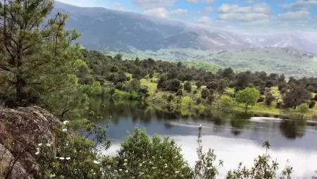 Grande maison conviviale à Navaluenga avec vue sur le lac - Photo 15