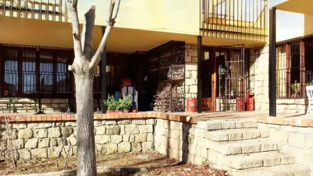 Grande maison conviviale à Navaluenga avec vue sur le lac - Photo 16