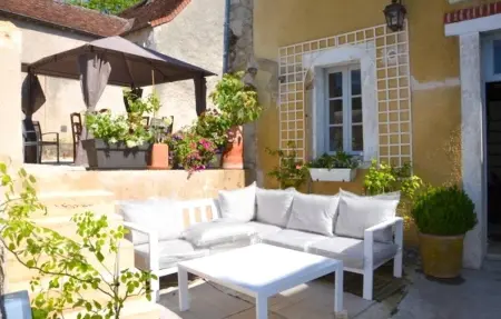Maison de charme au cœur du Blanc, avec spa et jardin - Photo 1