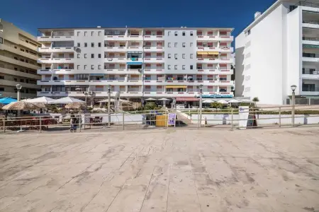 Appartement séduisant au cœur de Quarteira - 50 m² - Terrasse - Photo 20