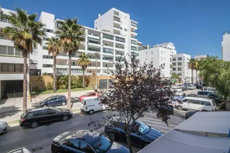 Appartement séduisant au cœur de Quarteira - 50 m² - Terrasse - Photo 21