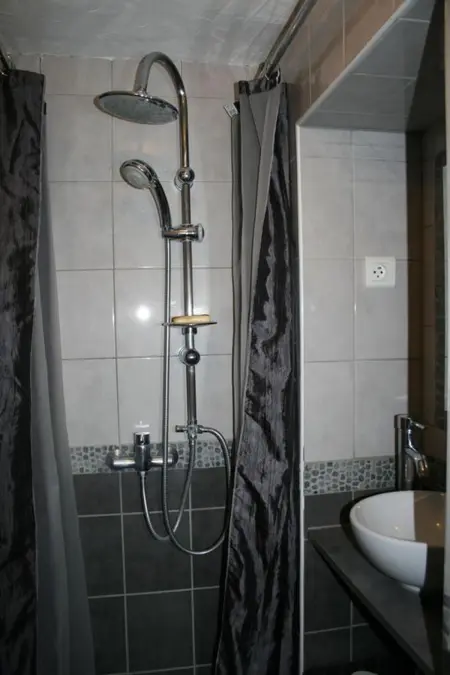 Maison de charme à Saint-Victor-la-Coste avec piscine partagée - Photo 23