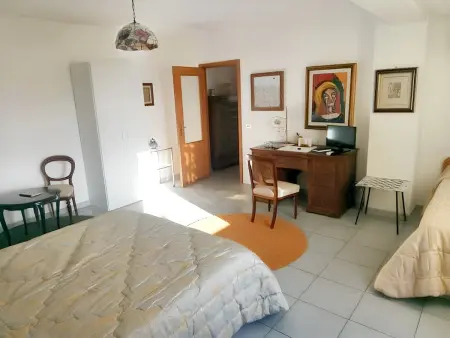 Appartement charmant à Vibo Valentia avec terrasse, 60 m² - Photo 2