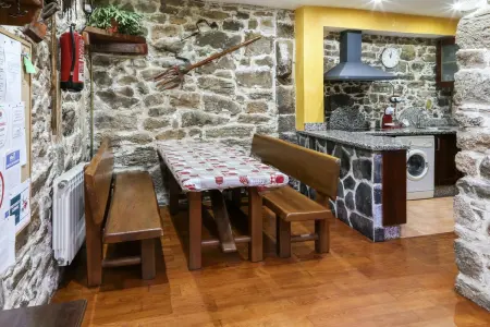 Maison spacieuse avec jacuzzi, vue sur la montagne et proche de Tineo - Photo 10