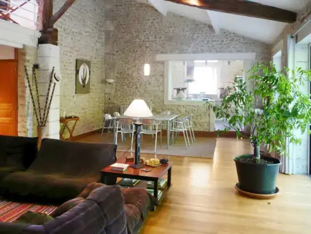 Maison spacieuse avec piscine au cœur de Bellon - Photo 5