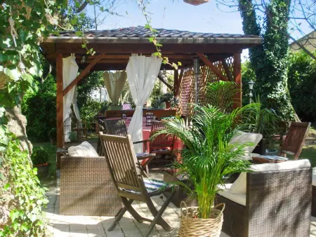 Charmante Villa Provençale avec Piscine Privée - Photo 36