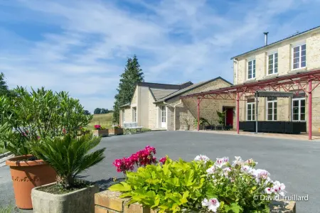 Maison familiale à Lametz avec jardin et équipements de loisirs - Photo 3